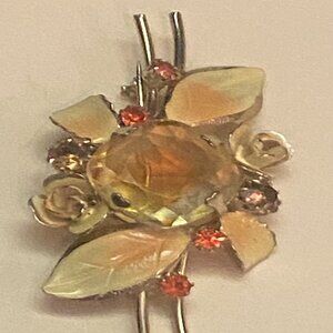 Vintage floral Brooch
